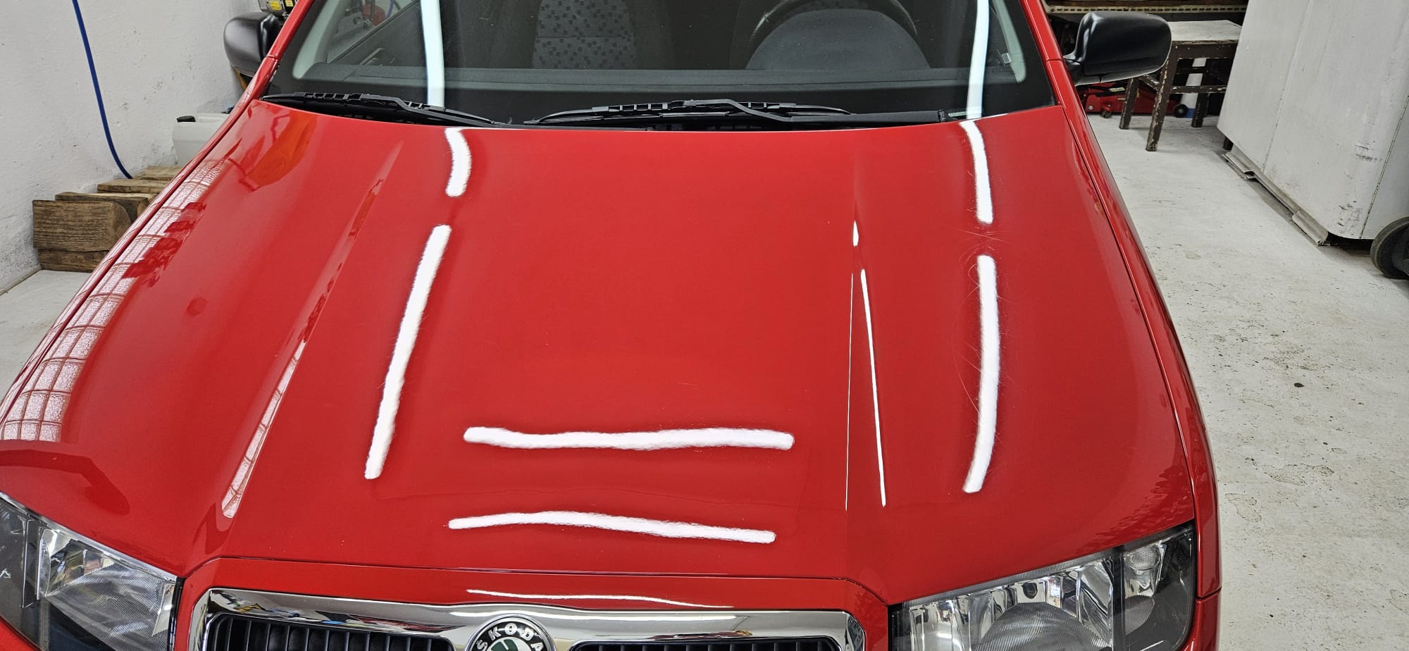 Vyleštěná kapota Škoda Fabia