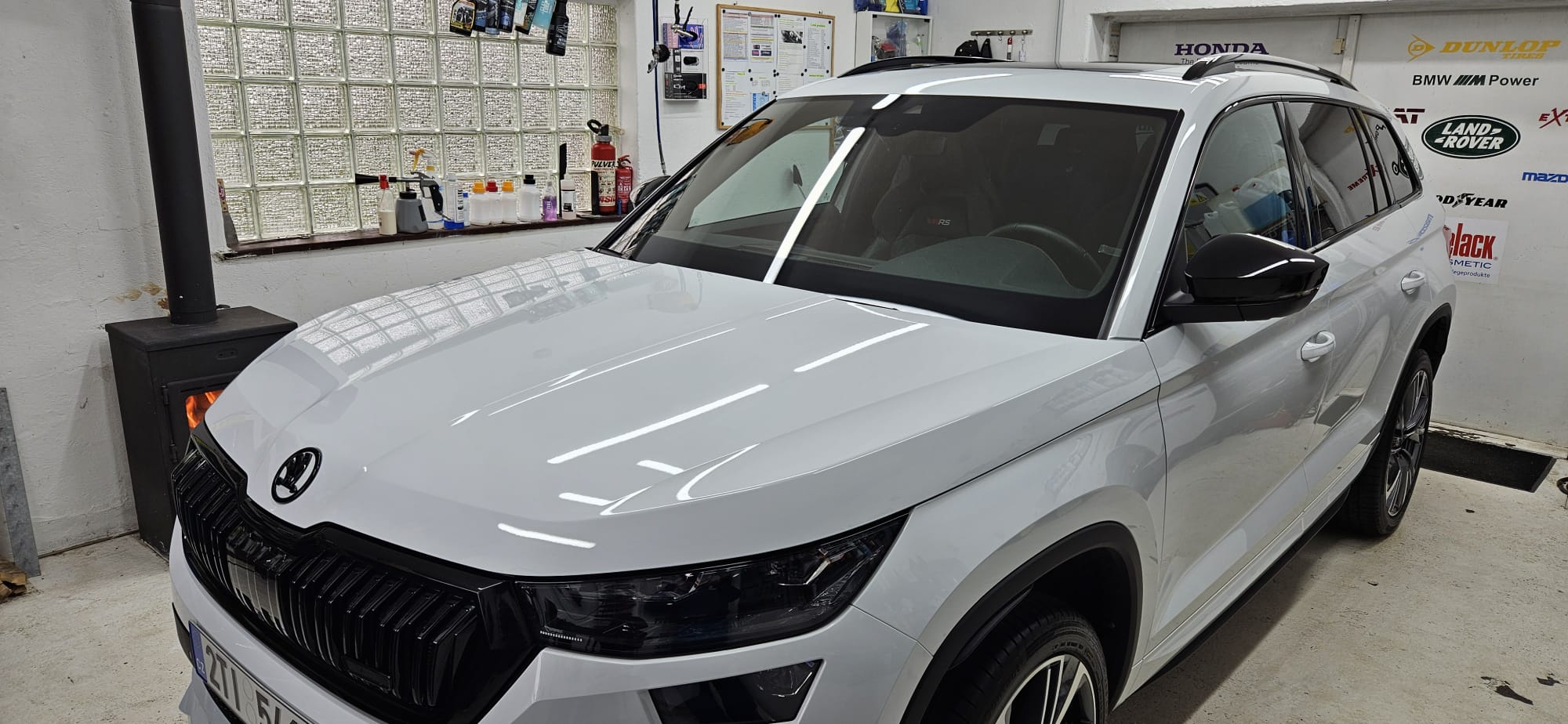 Bílá Škoda Kodiaq RS po renovaci a keramické ochraně